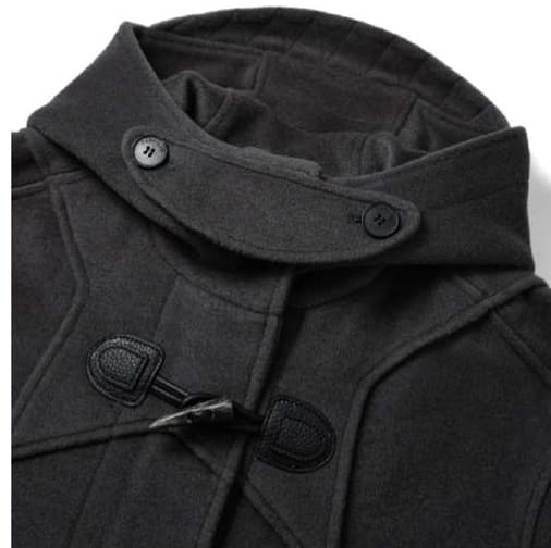 ジャストサイズよりも大きめの、体に密着しないゆるっとゆとりのあるファッションサイト ゆったりダッフルコート フード付き