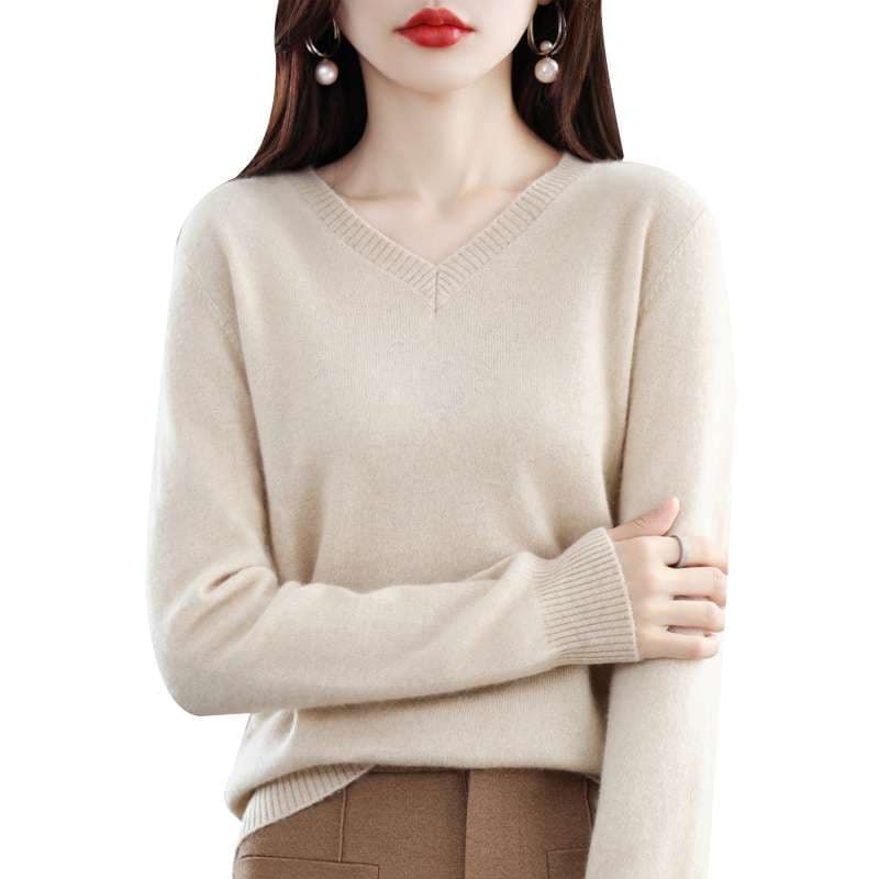 大きめファッション  ふわふわ質感の大人可愛いVネックニット