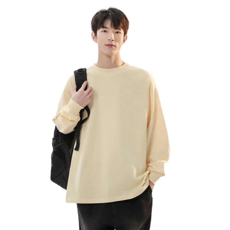 ジャストサイズよりも大きめの、体に密着しないゆるっとゆとりのあるファッションサイト ゆったりリラックス長袖プルオーバー