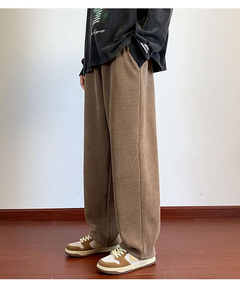 ジャストサイズよりも大きめの、体に密着しないゆるっとゆとりのあるファッションサイト ゆったりコーデュロイワイドパンツ