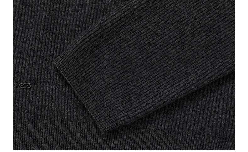 ジャストサイズよりも大きめの、体に密着しないゆるっとゆとりのあるファッションサイト ふんわりリラックス ニットプルオーバー