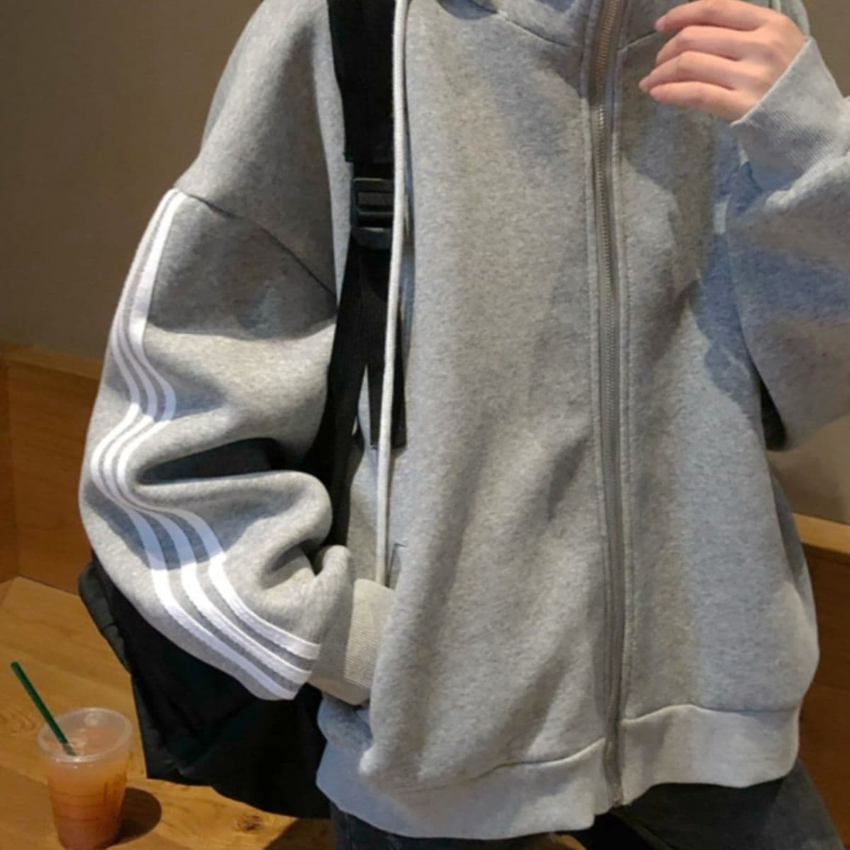 大きめサイズ 袖ライン入りゆったりジップアップパーカー