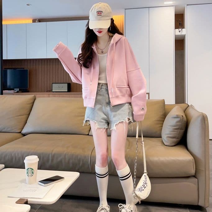 大きめサイズ ゆったりシルエット前開きフード付きジップアップ上着